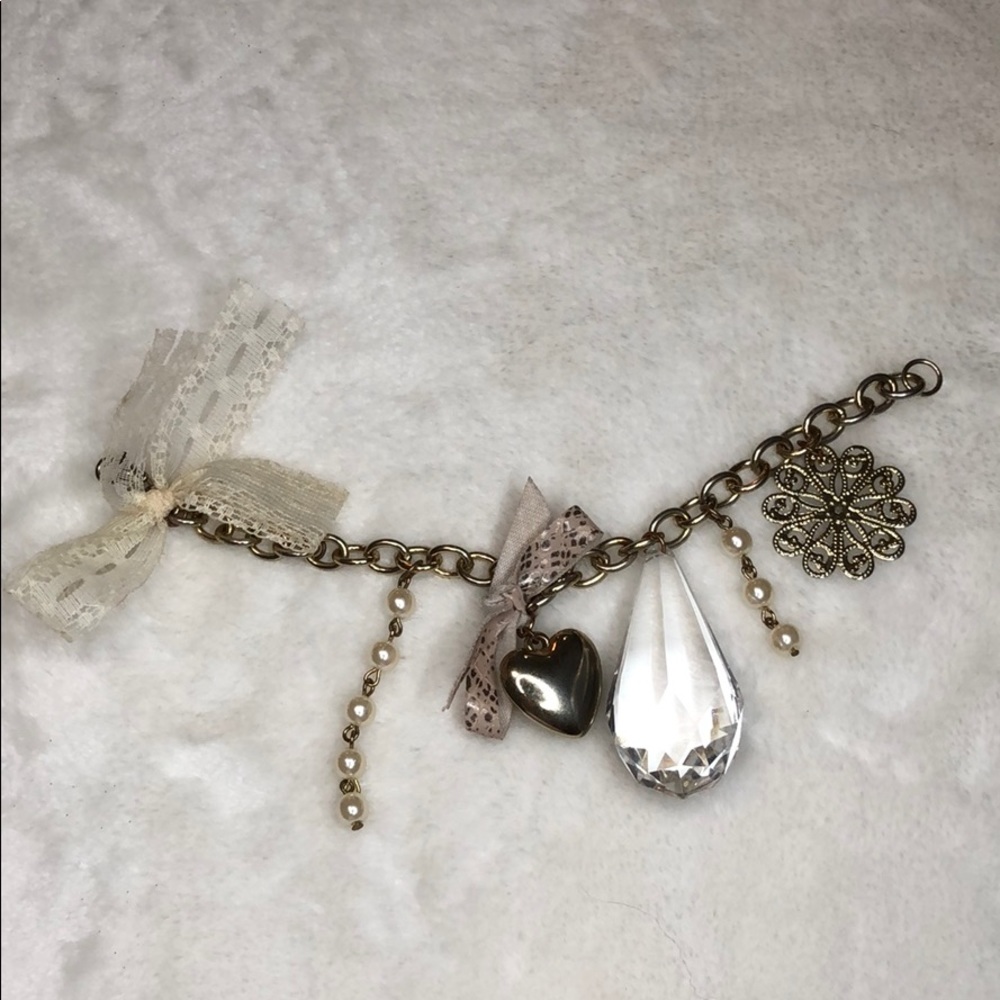 Vintage bracelet with little champ around crystal